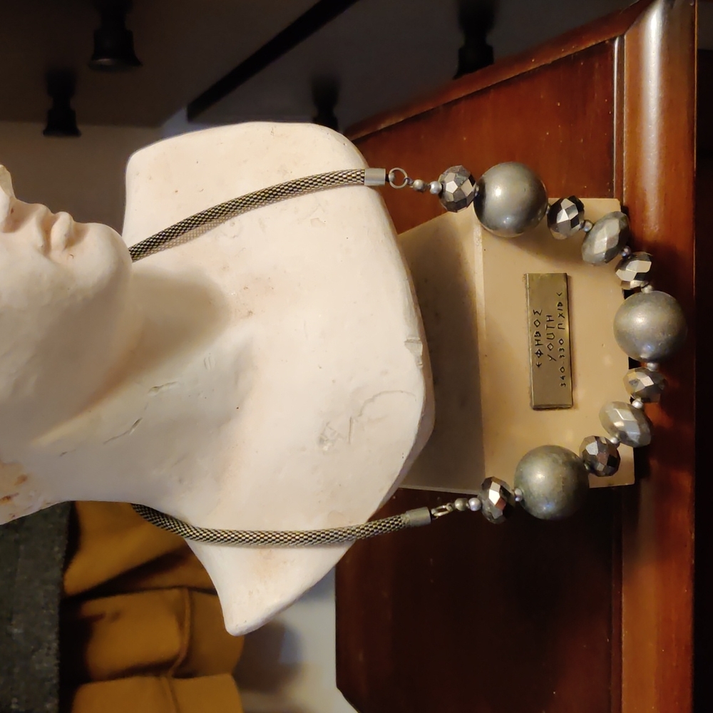 Costume jewelry necklace